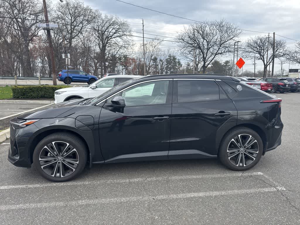 Thumbnail: 2023 Toyota bZ4X - 2