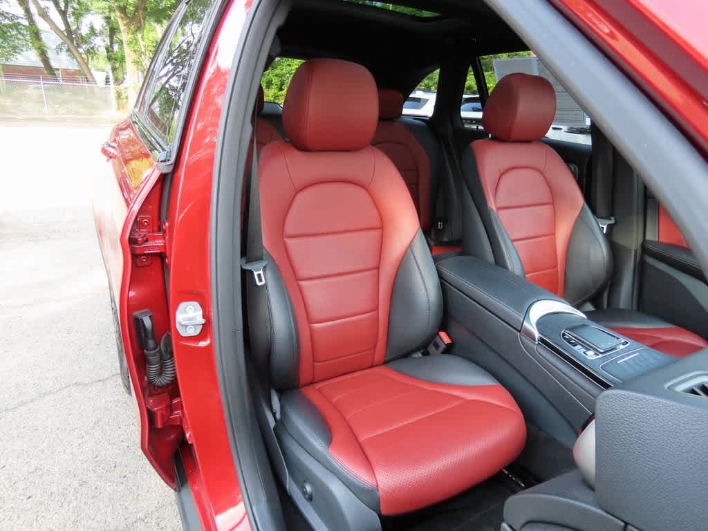 2021 Mercedes-Benz GLC 300 18