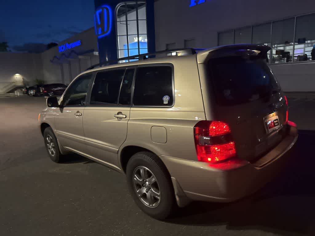 Thumbnail: 2004 Toyota Highlander - 17