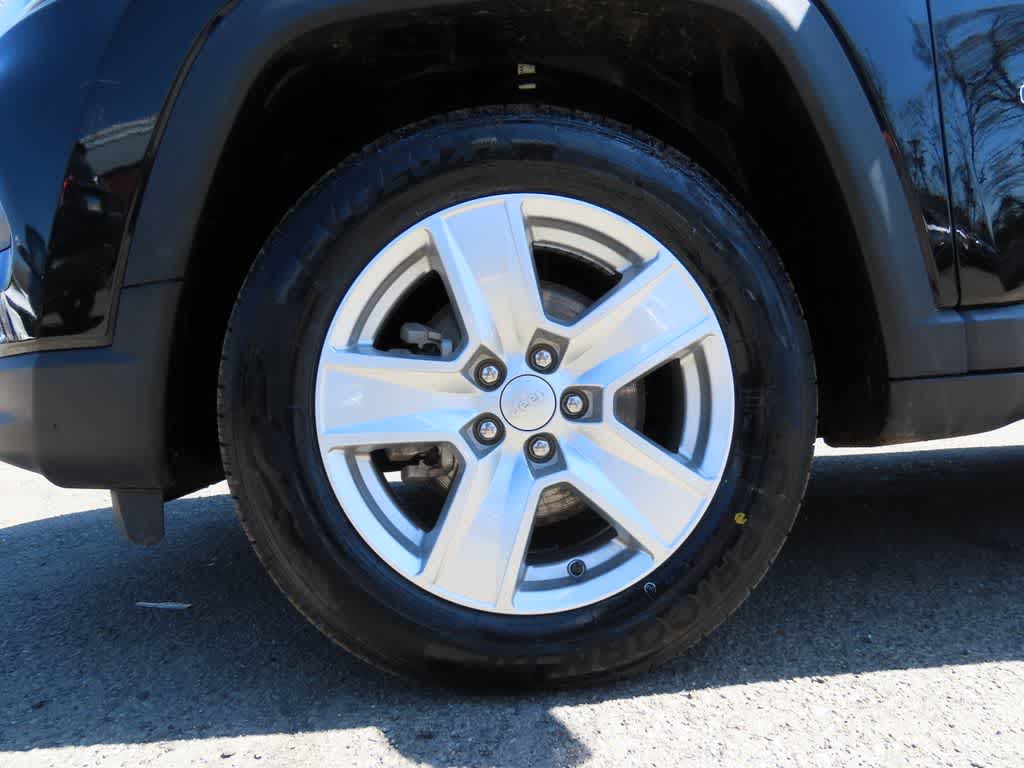 Thumbnail: 2022 Jeep Compass - 10