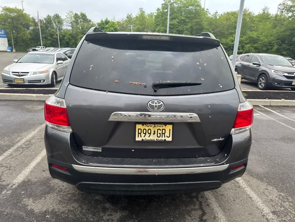 Thumbnail: 2013 Toyota Highlander - 25