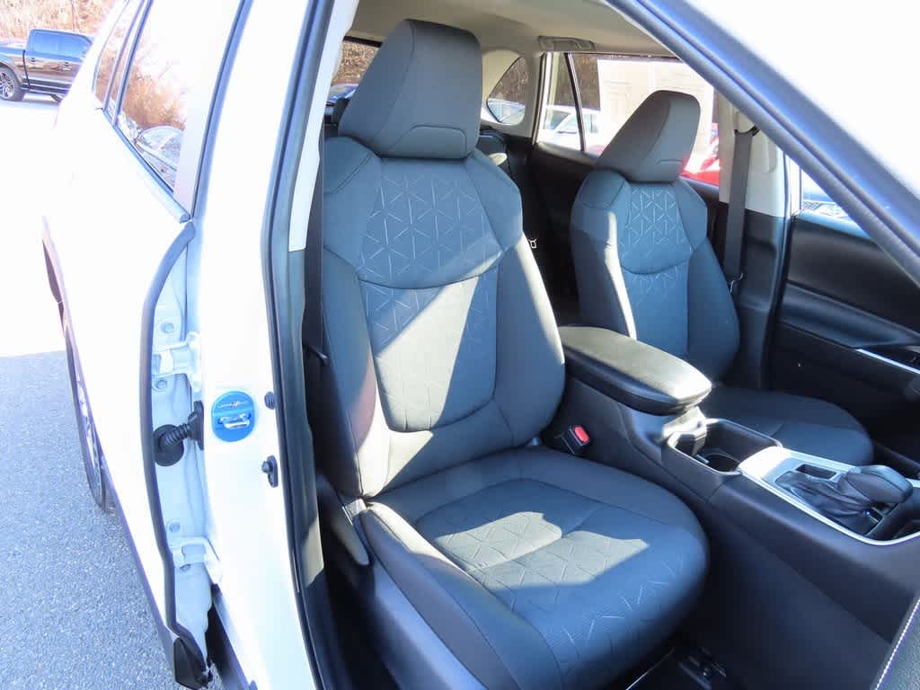 Thumbnail: 2025 Toyota RAV4 - 16