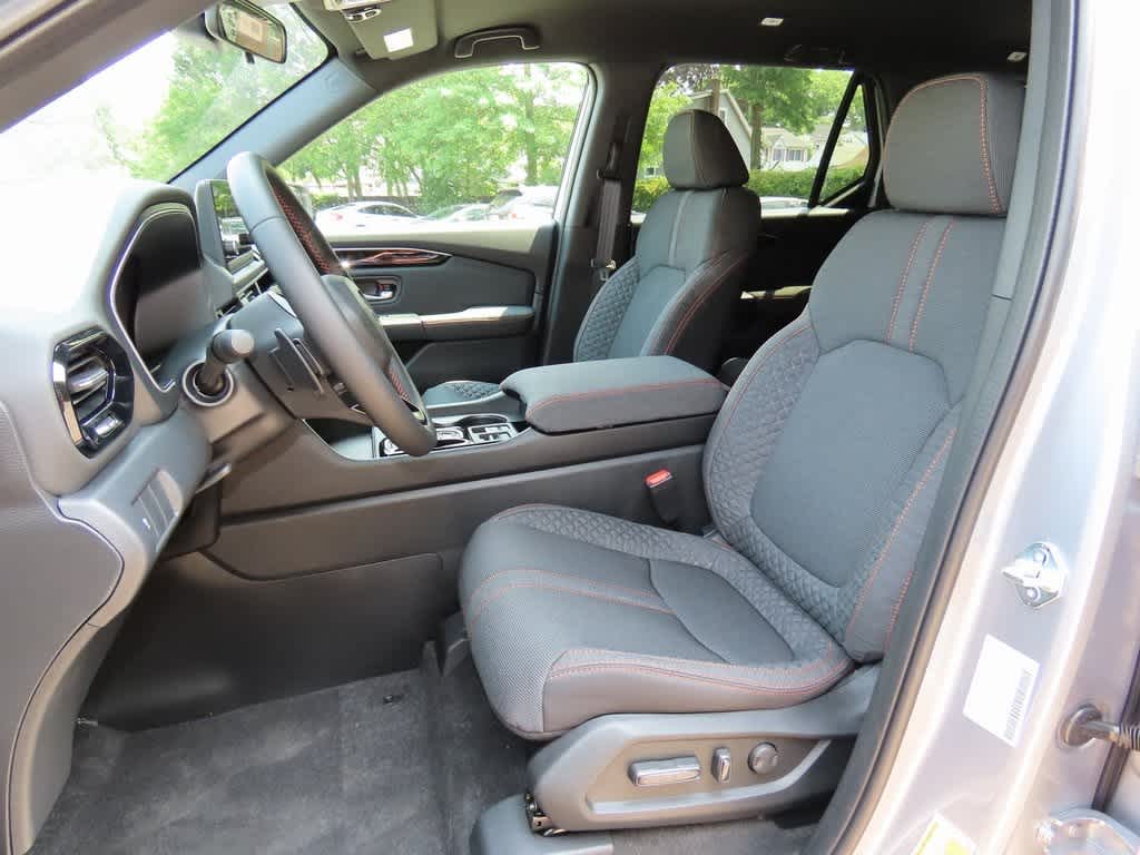 2025 Honda Pilot Sport 12
