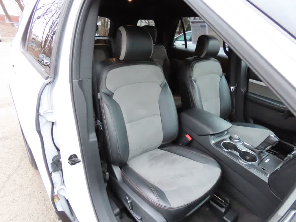 Thumbnail: 2017 Ford Explorer - 16