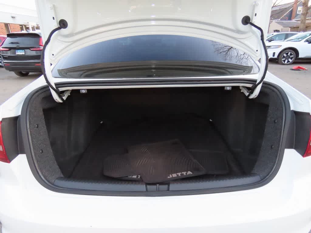 Thumbnail: 2018 Volkswagen Jetta - 10