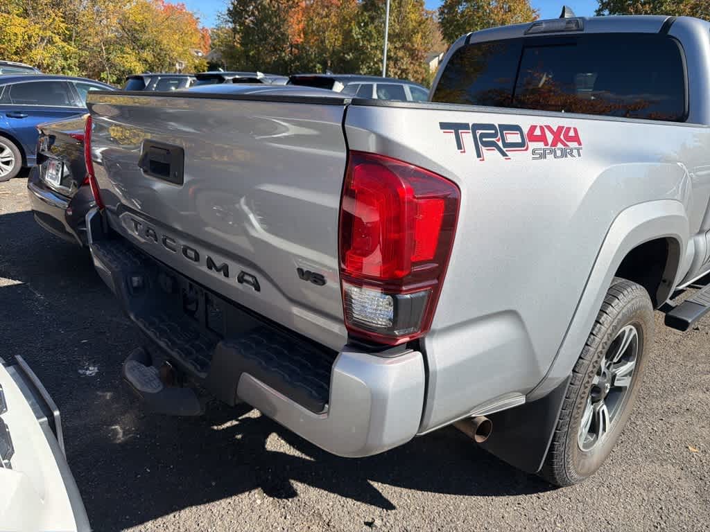 Thumbnail: 2019 Toyota Tacoma - 12