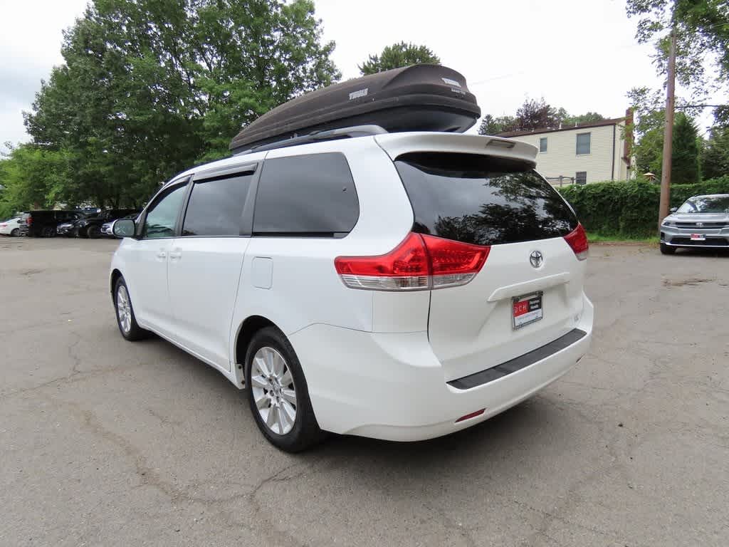 Thumbnail: 2014 Toyota Sienna - 4
