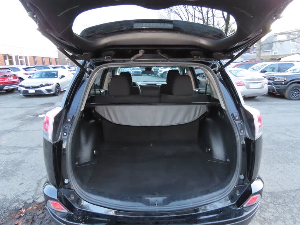 Thumbnail: 2018 Toyota RAV4 - 12