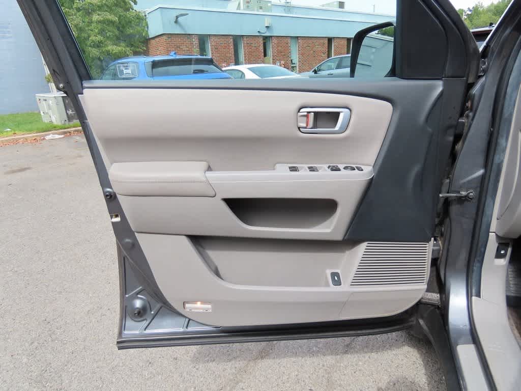 Thumbnail: 2012 Honda Pilot - 17