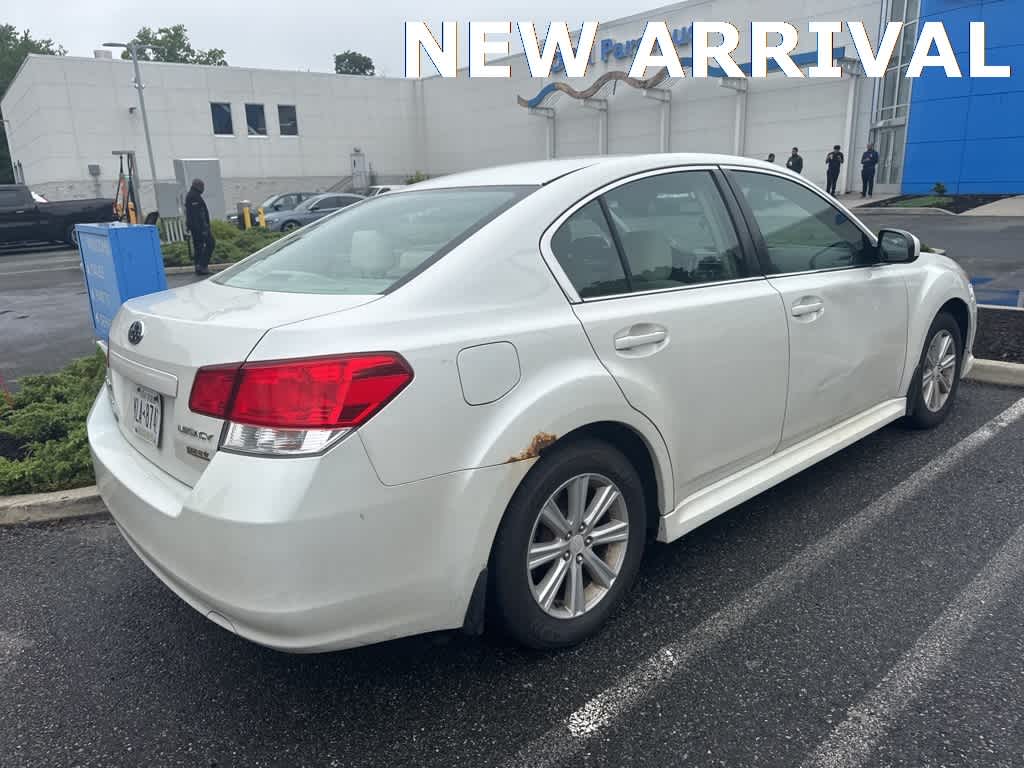 Thumbnail: 2010 Subaru Legacy - 6