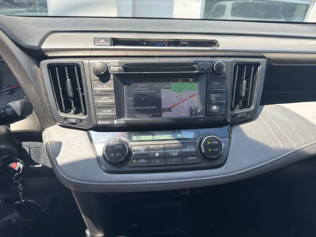 Thumbnail: 2015 Toyota RAV4 - 14