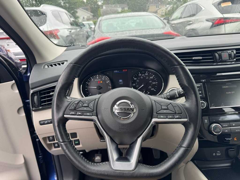 2022 Nissan Rogue Sport SV 14