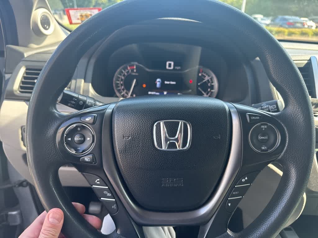 Thumbnail: 2017 Honda Pilot - 12