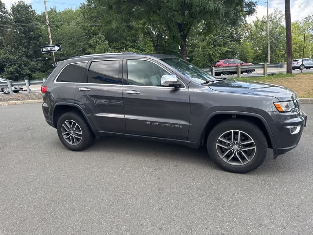 Thumbnail: 2018 Jeep Grand Cherokee - 16