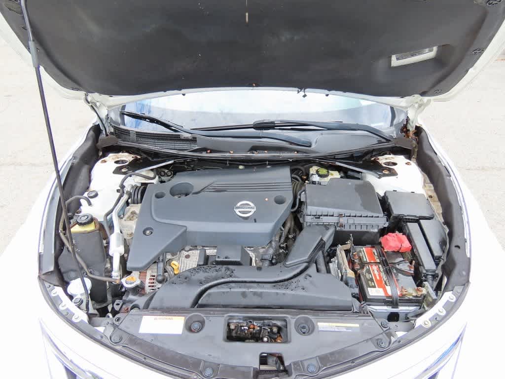 Thumbnail: 2015 Nissan Altima - 10