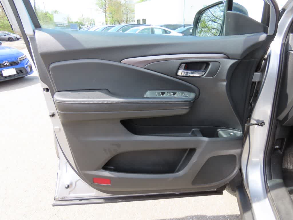 Thumbnail: 2017 Honda Ridgeline - 17