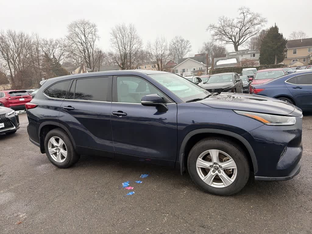 Thumbnail: 2021 Toyota Highlander - 16