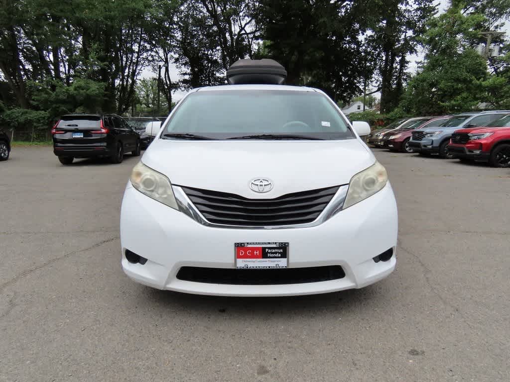 Thumbnail: 2014 Toyota Sienna - 6