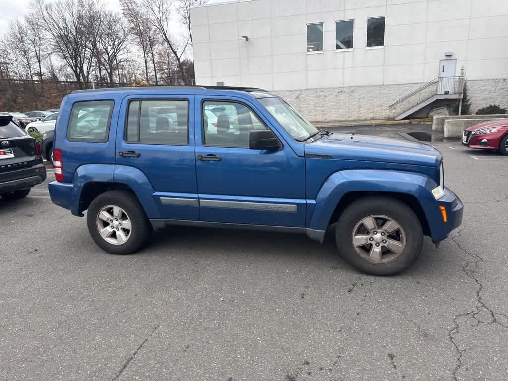 Thumbnail: 2009 Jeep Liberty - 8