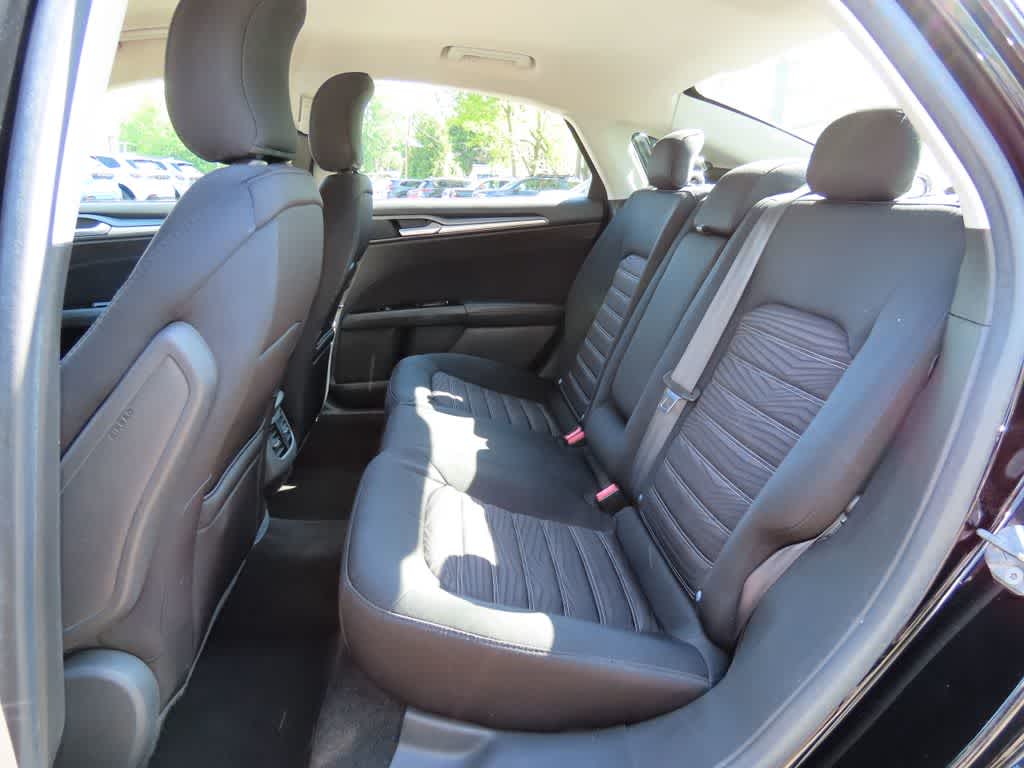 Thumbnail: 2016 Ford Fusion - 13
