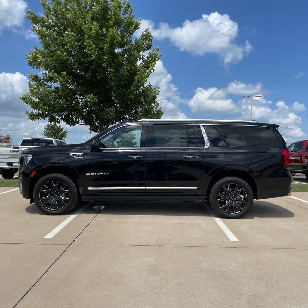 Thumbnail: 2023 GMC Yukon XL - 2