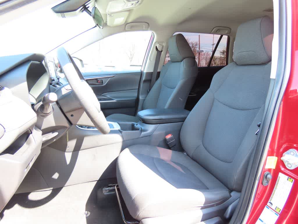 Thumbnail: 2022 Toyota RAV4 - 12