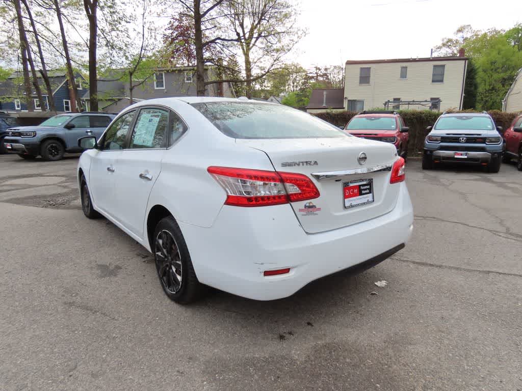 Thumbnail: 2015 Nissan Sentra - 4