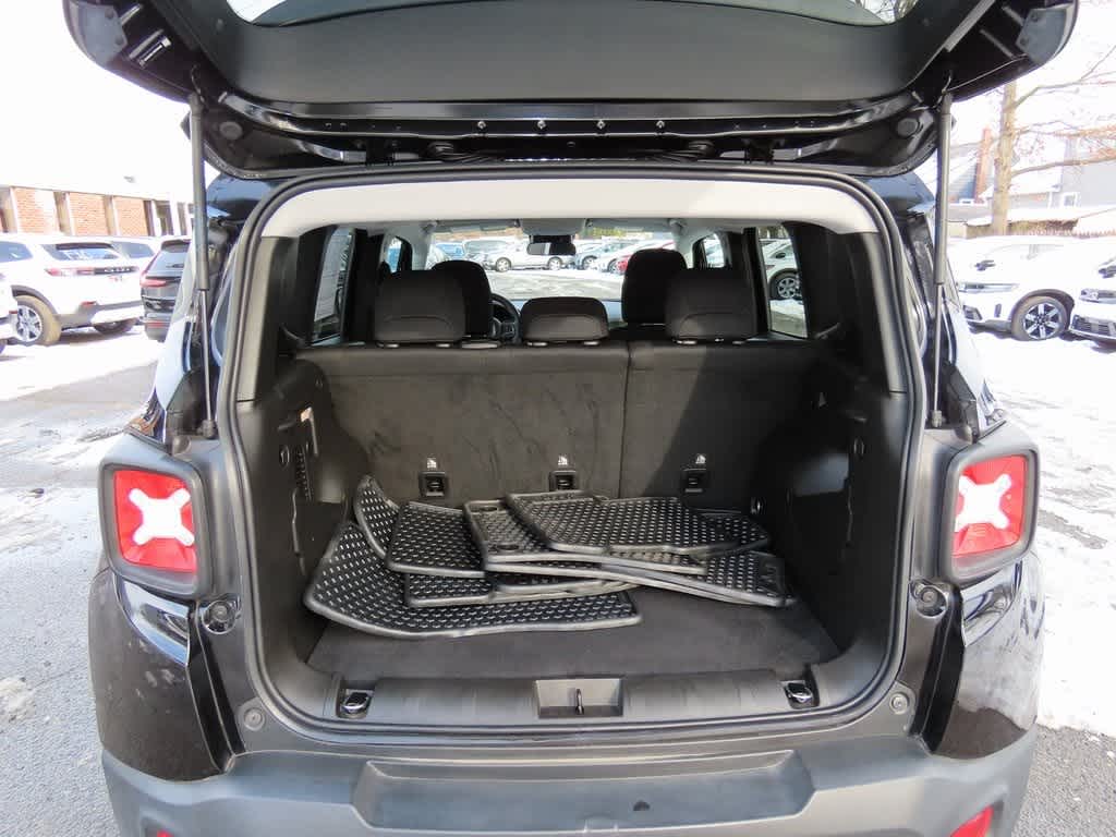 Thumbnail: 2022 Jeep Renegade - 12