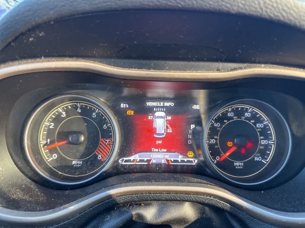 Thumbnail: 2015 Jeep Cherokee - 21