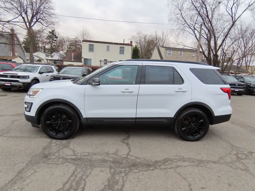 Thumbnail: 2017 Ford Explorer - 3