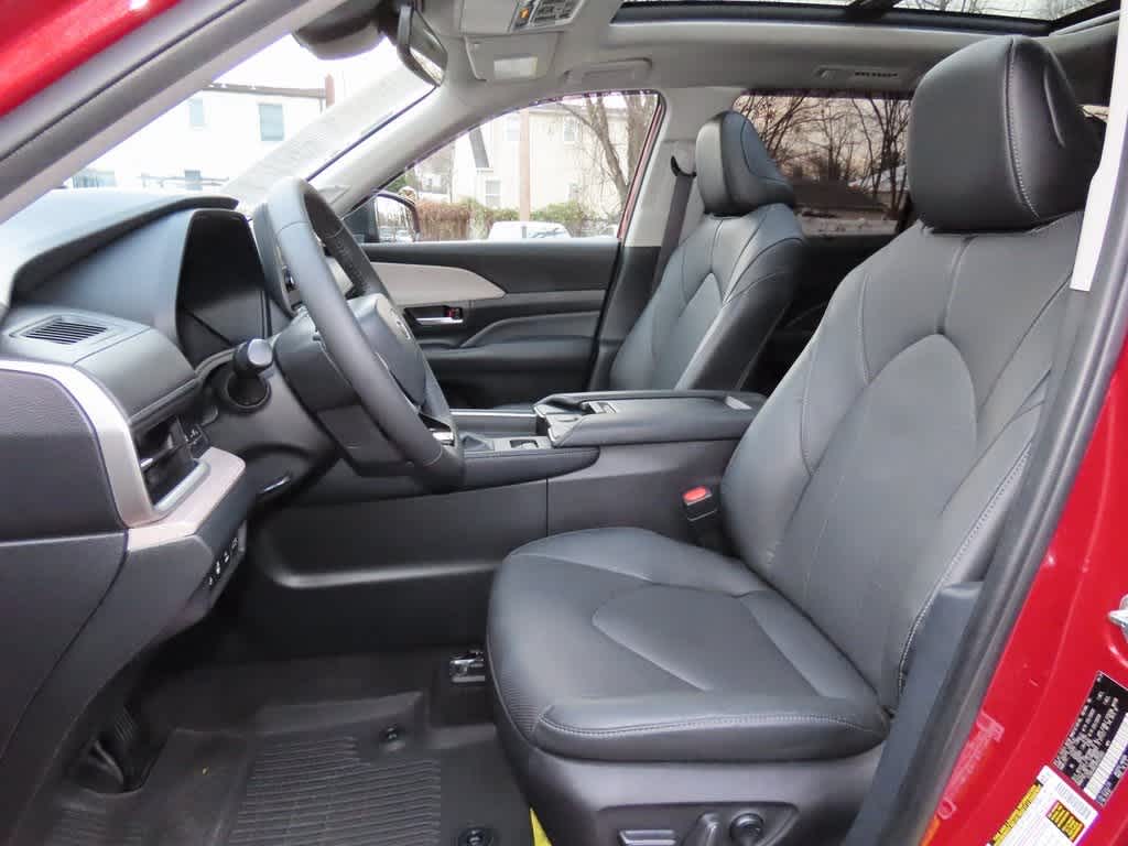 Thumbnail: 2024 Toyota Grand Highlander - 12