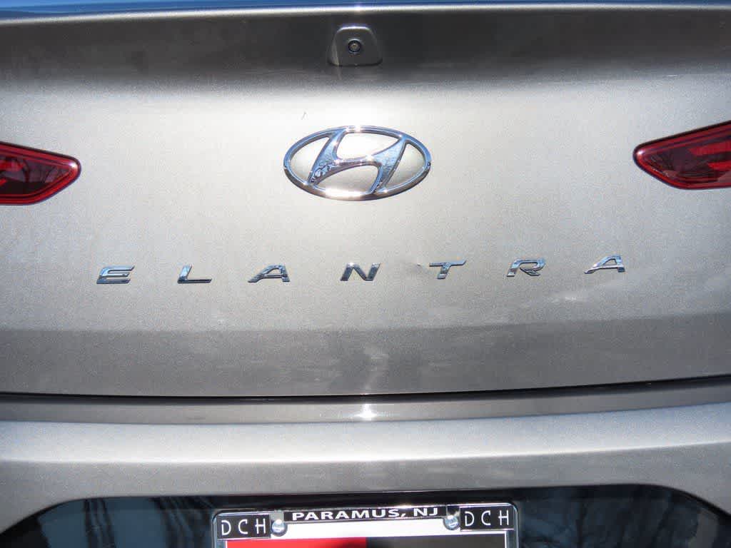 Thumbnail: 2020 Hyundai Elantra - 7
