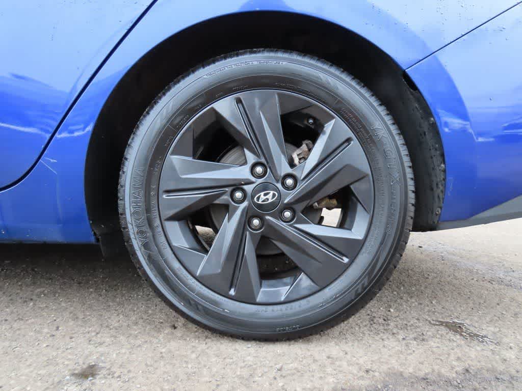 Thumbnail: 2022 Hyundai Elantra - 8