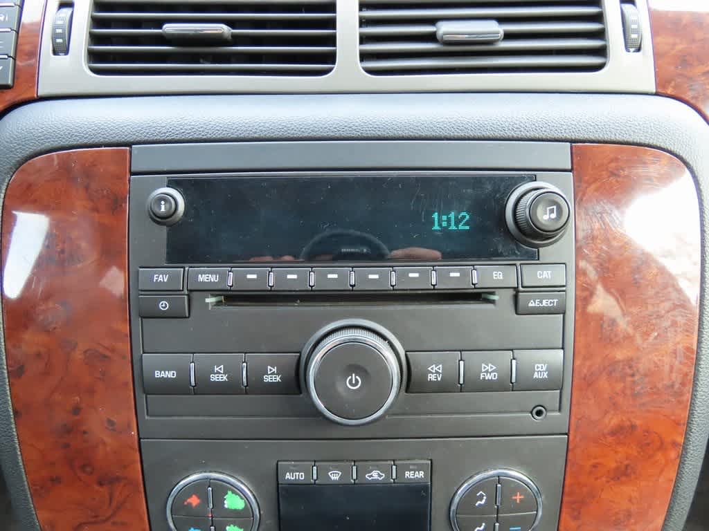 Thumbnail: 2014 Chevrolet Tahoe - 21