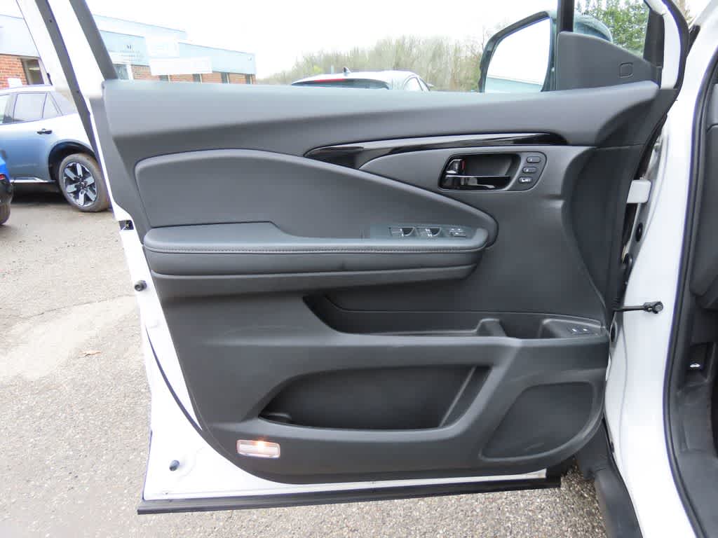 Thumbnail: 2023 Honda Passport - 15