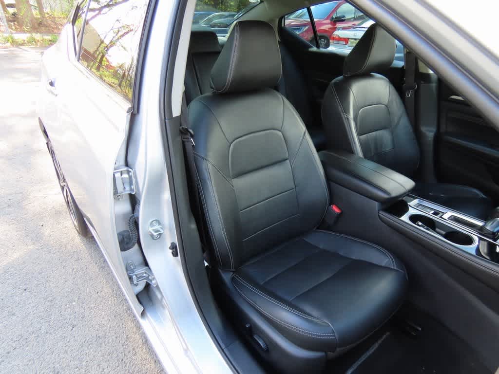 Thumbnail: 2020 Nissan Altima - 17