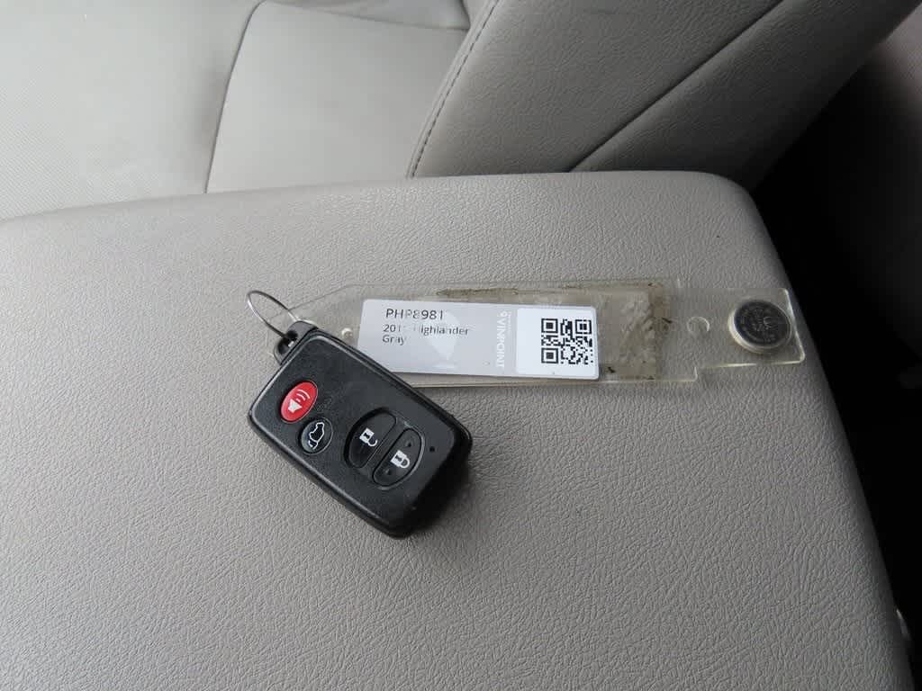 Thumbnail: 2011 Toyota Highlander - 31
