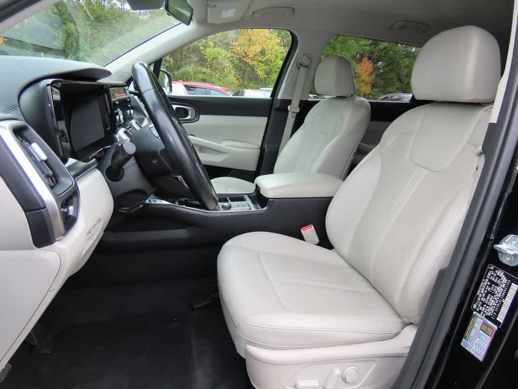 Thumbnail: 2021 Kia Sorento - 13