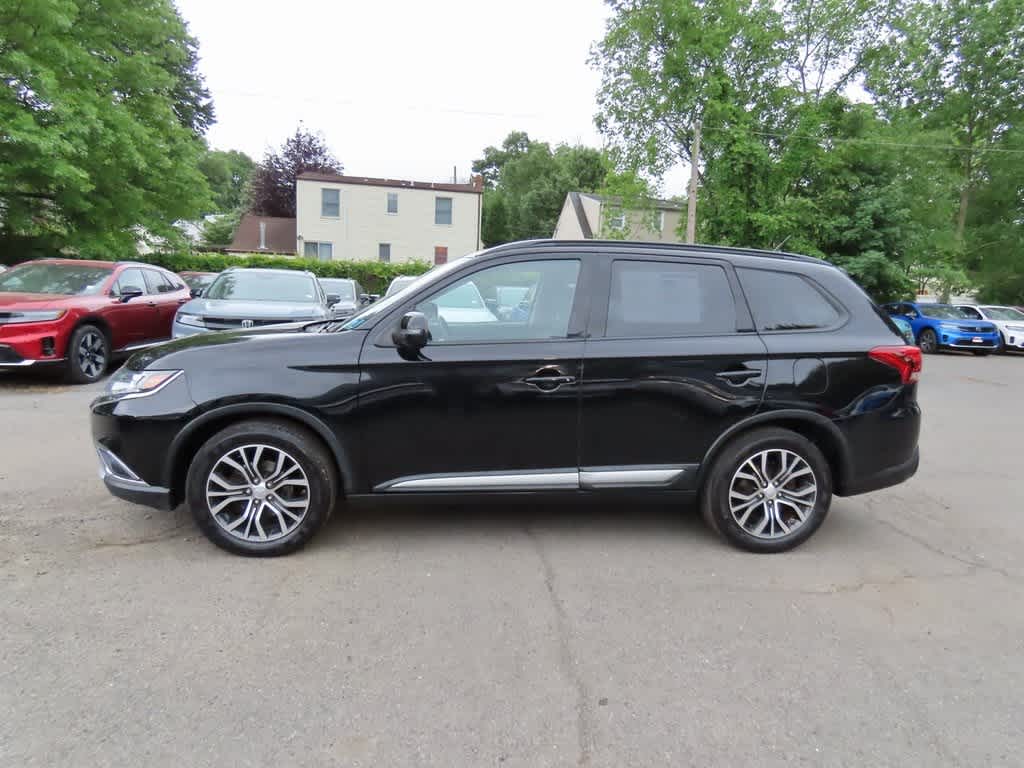 Thumbnail: 2016 Mitsubishi Outlander - 3