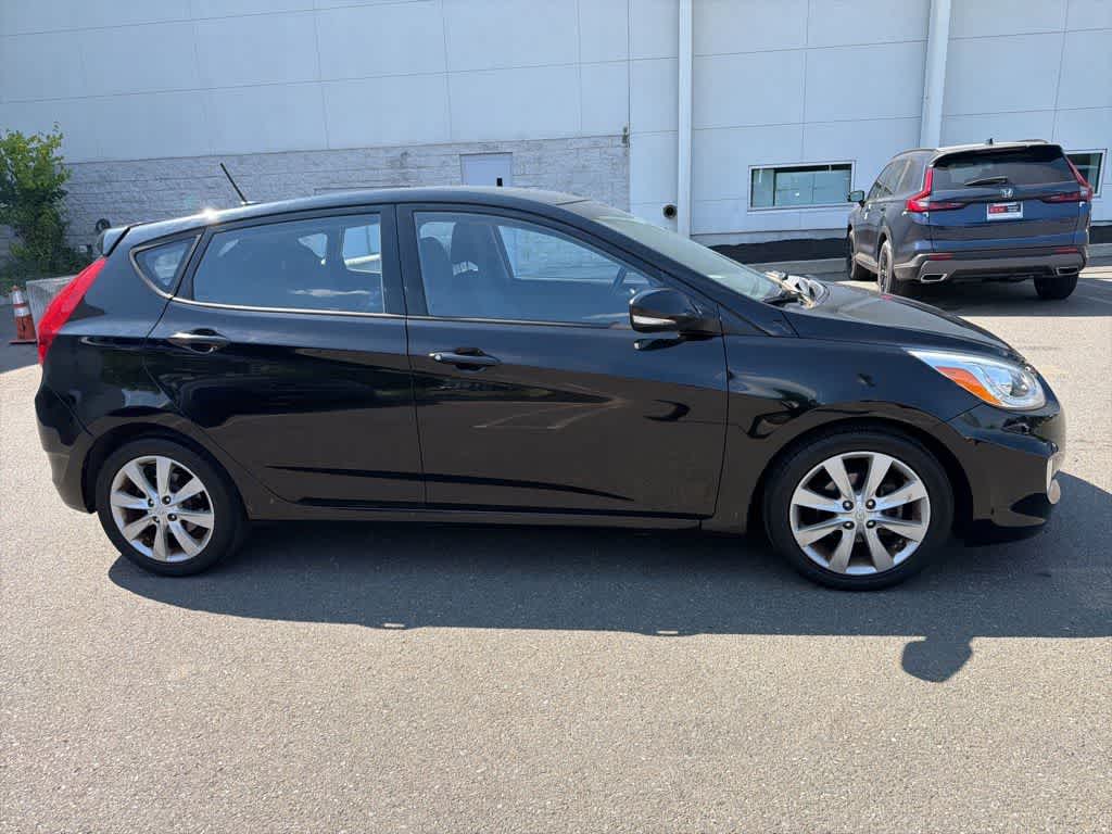 Thumbnail: 2014 Hyundai Accent - 17