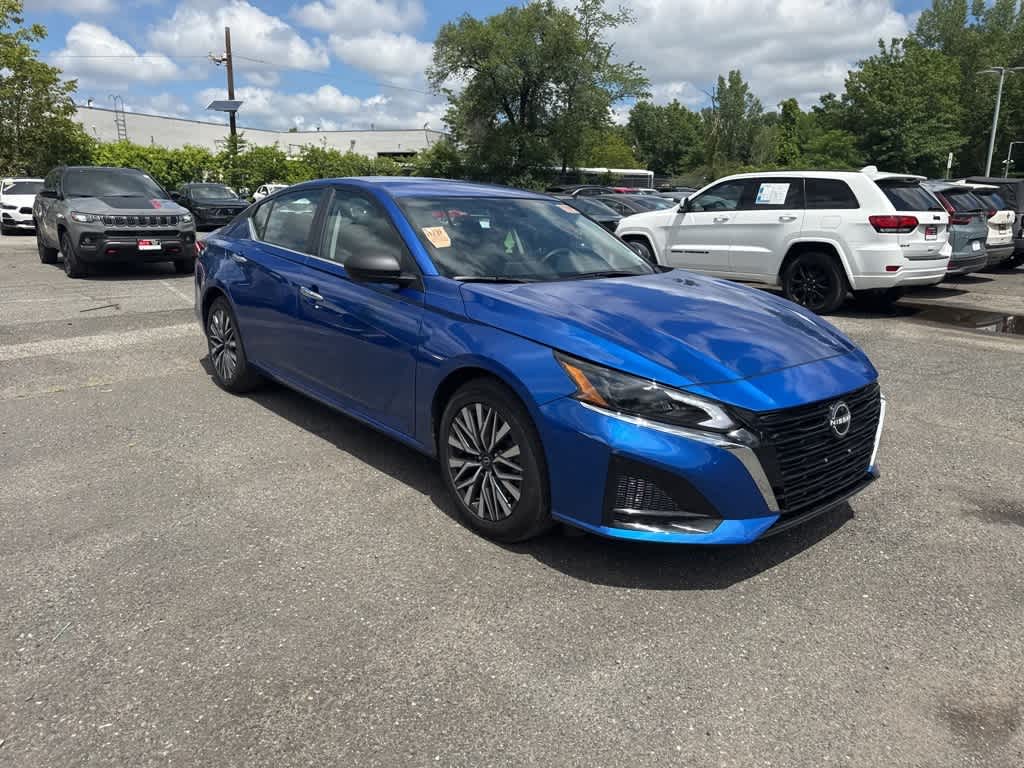 Thumbnail: 2025 Nissan Altima - 25