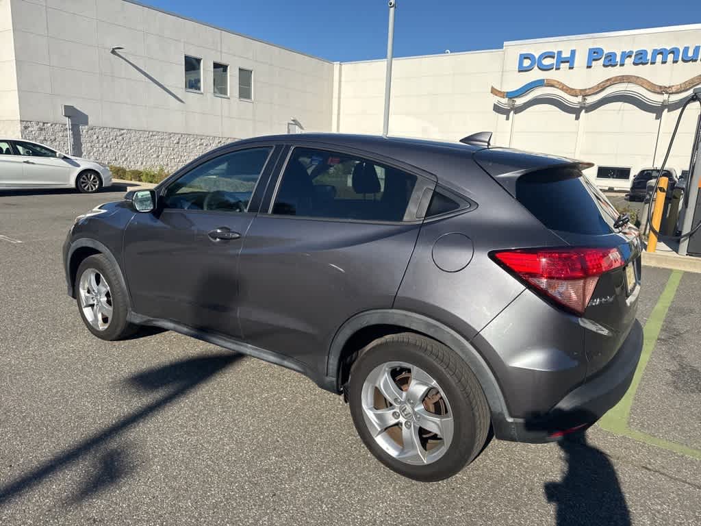 Thumbnail: 2016 Honda HR-V - 11