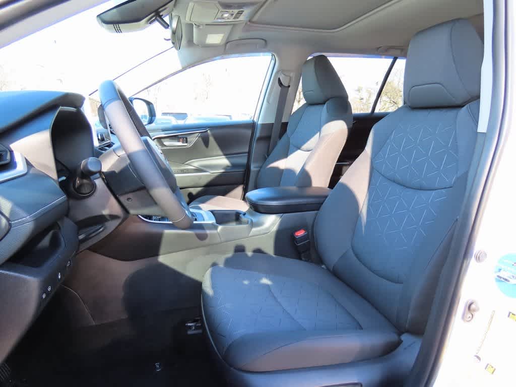 Thumbnail: 2025 Toyota RAV4 - 12