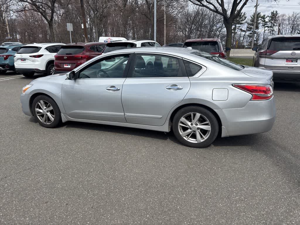 Thumbnail: 2015 Nissan Altima - 11