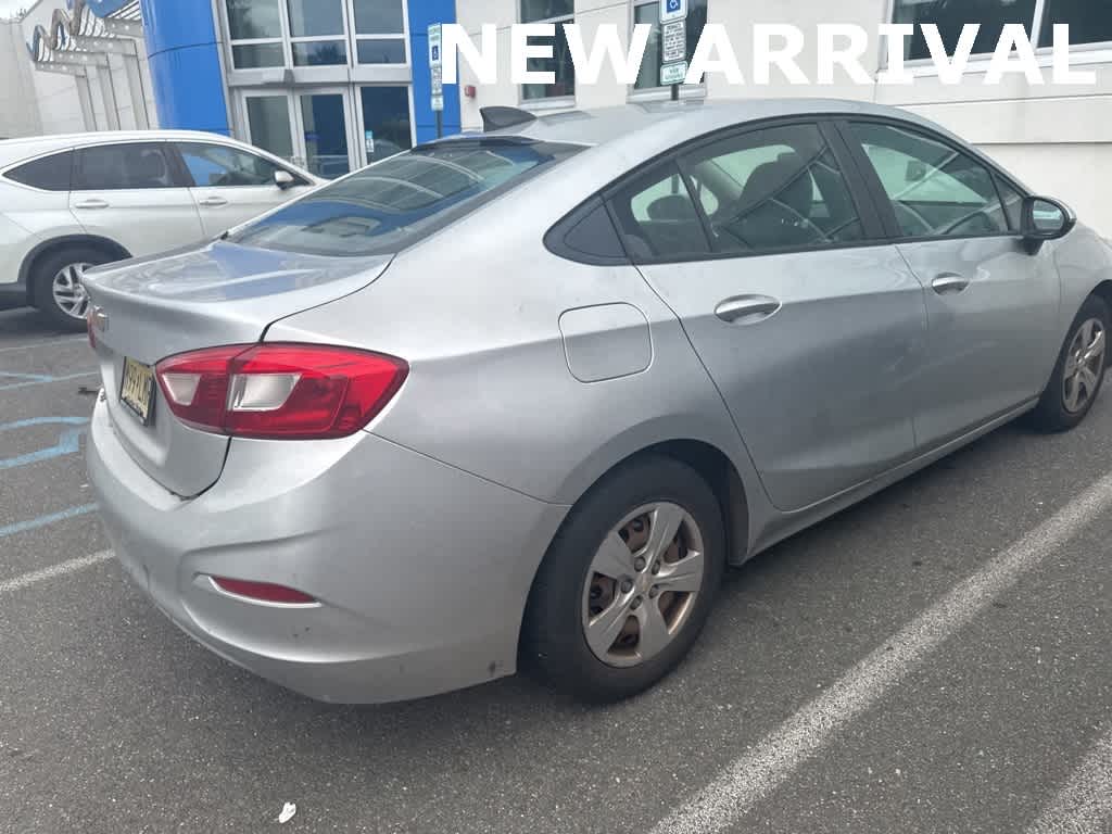 Thumbnail: 2016 Chevrolet Cruze - 6