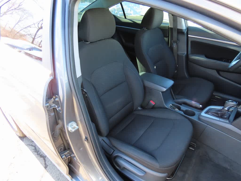 Thumbnail: 2020 Hyundai Elantra - 15