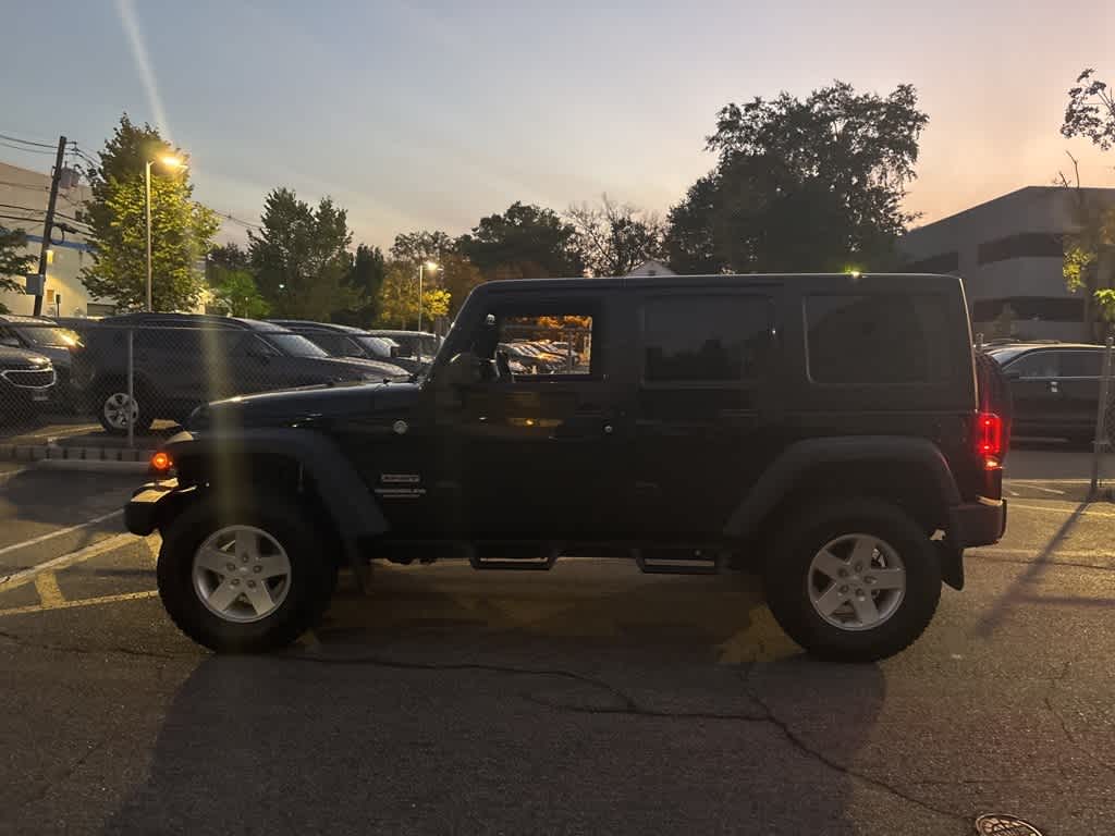 Thumbnail: 2013 Jeep Wrangler - 17