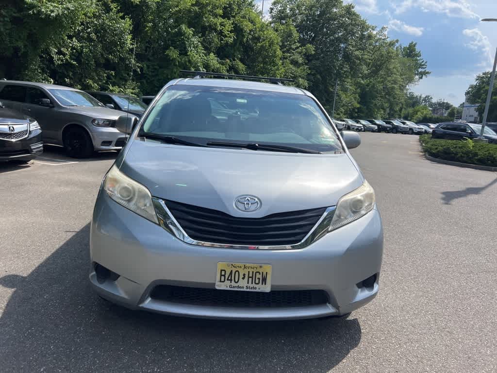 2013 Toyota Sienna LE -
                  Paramus, NJ