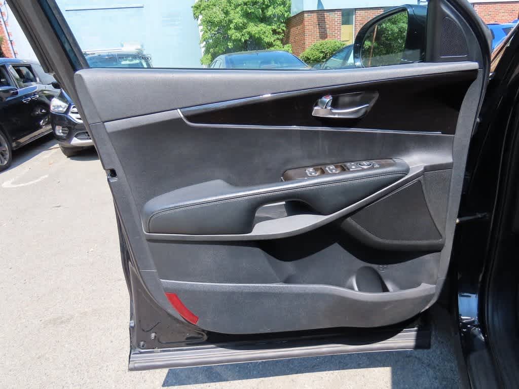 Thumbnail: 2019 Kia Sorento - 18