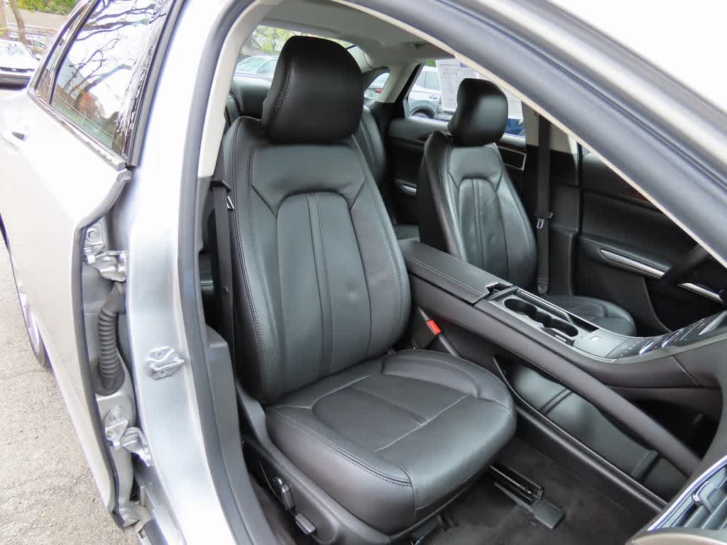 Thumbnail: 2014 Lincoln MKZ - 15